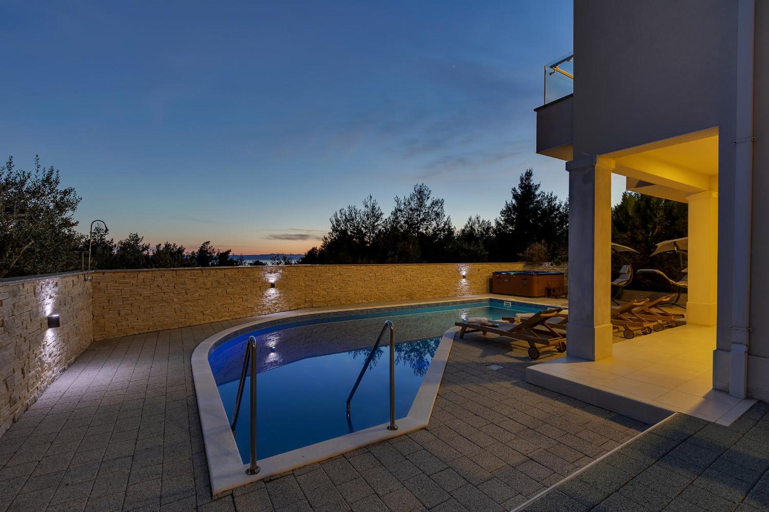 Apartments Lujnovic
