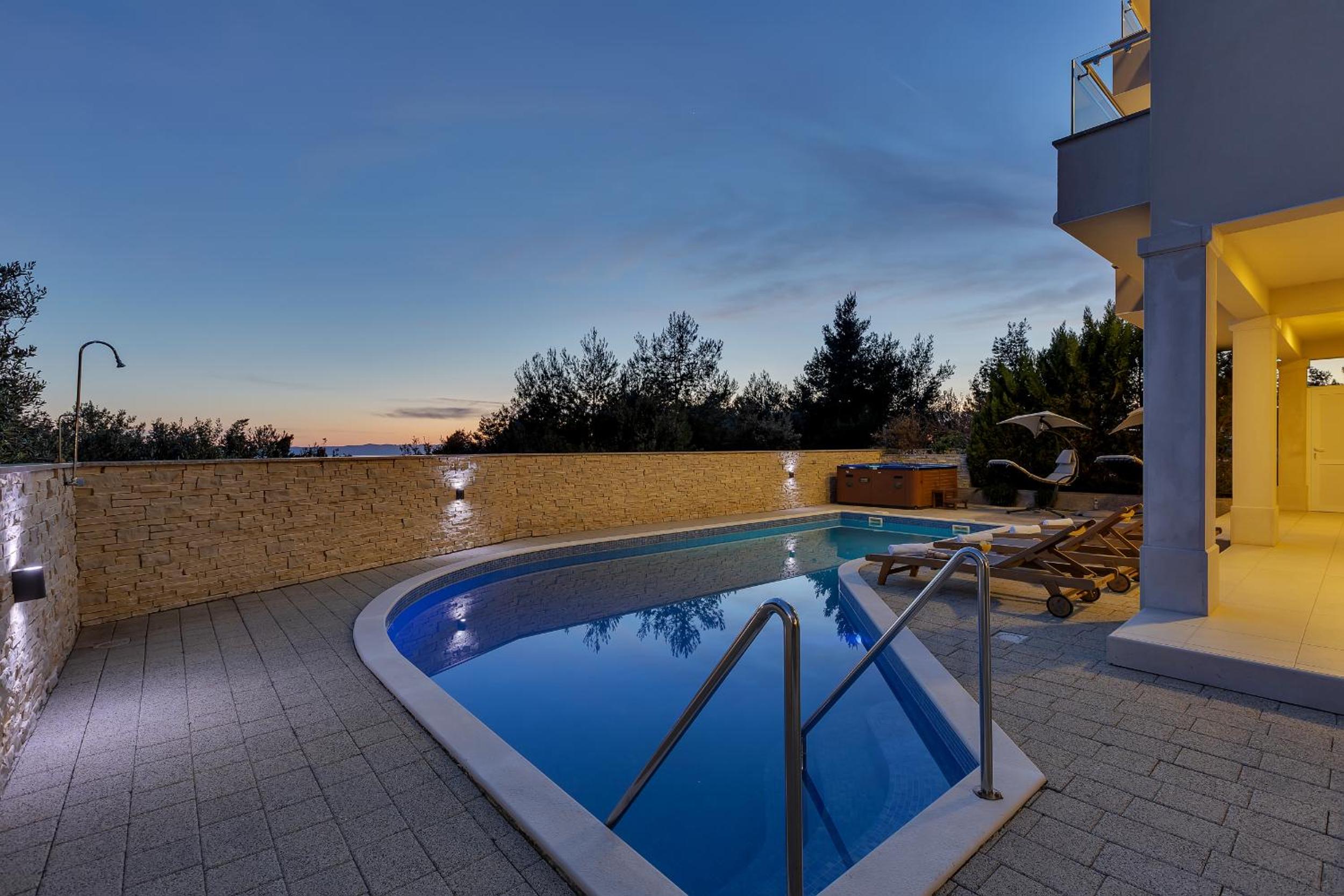 Apartments Lujnovic
