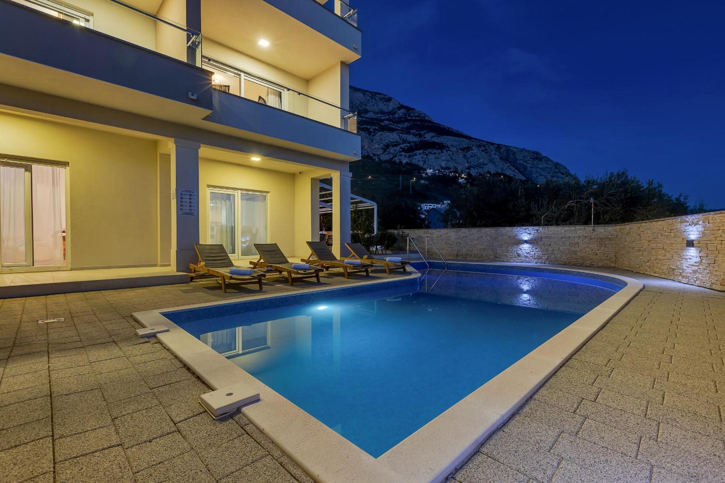 Apartments Lujnovic