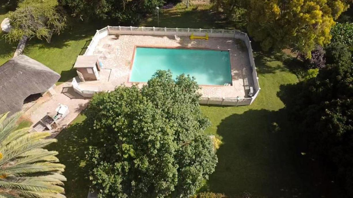 Villa Thabiso twin bed with pool access - 2087