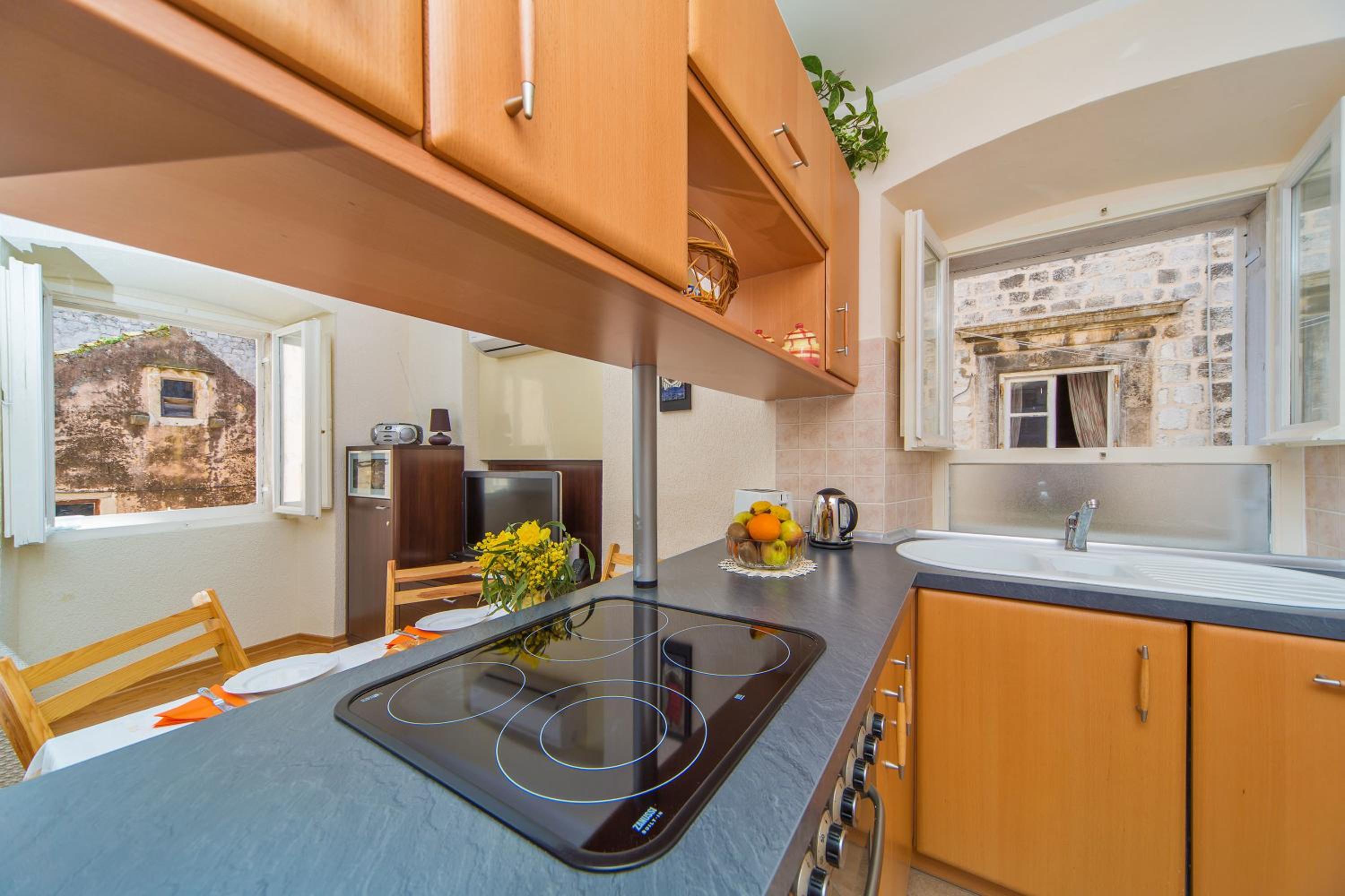 Apartment Maru