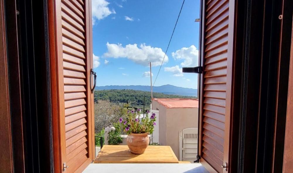 Seva Monolithos house