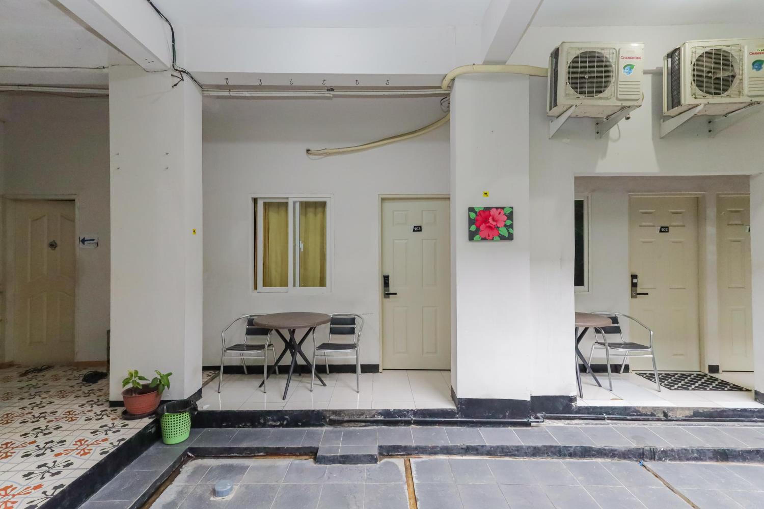 Urbanview Hotel Syariah Near Gelora Delta Sidoarjo