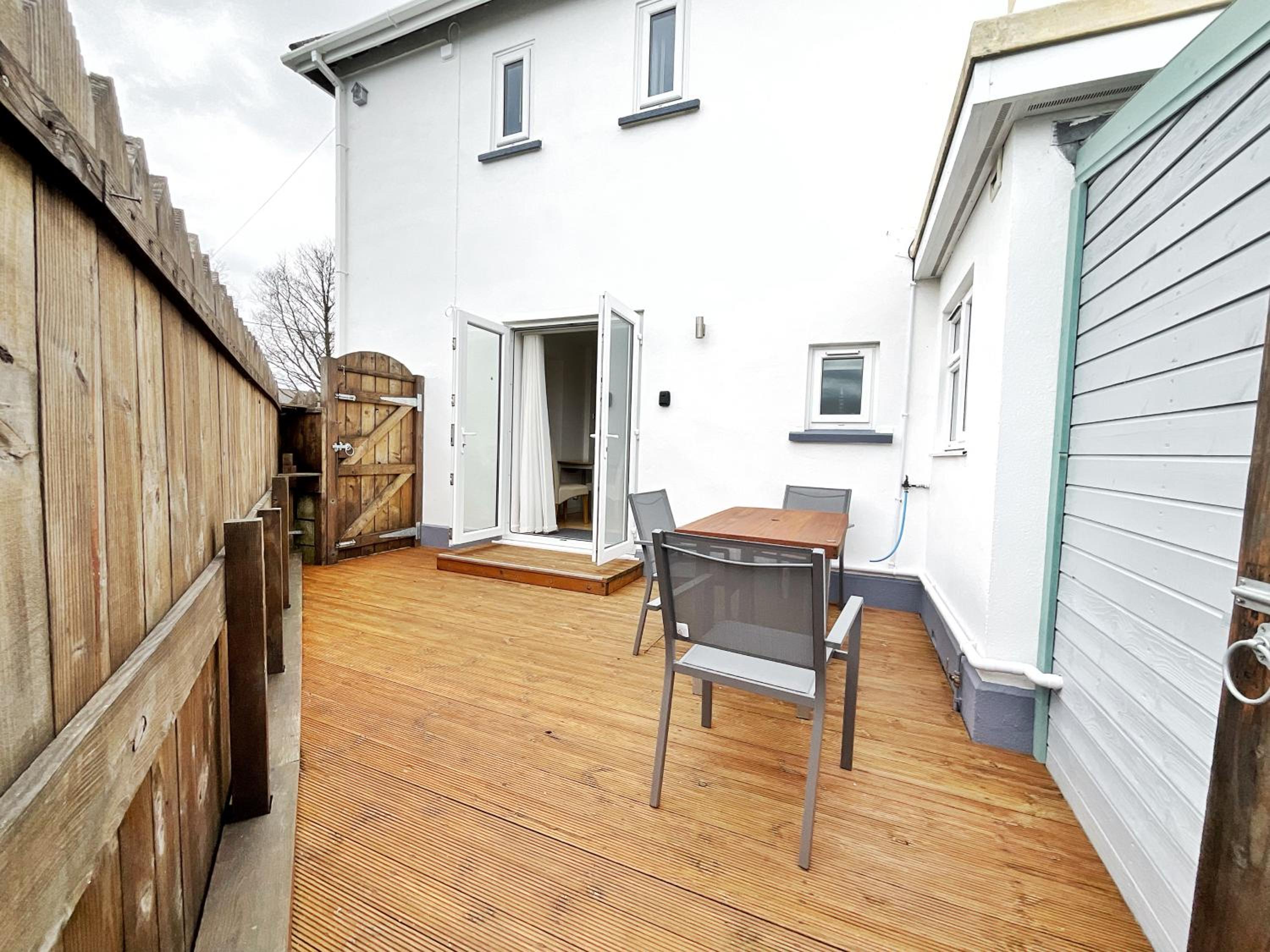 White Eden - explore Cornwall from a comfy central appartment view 5