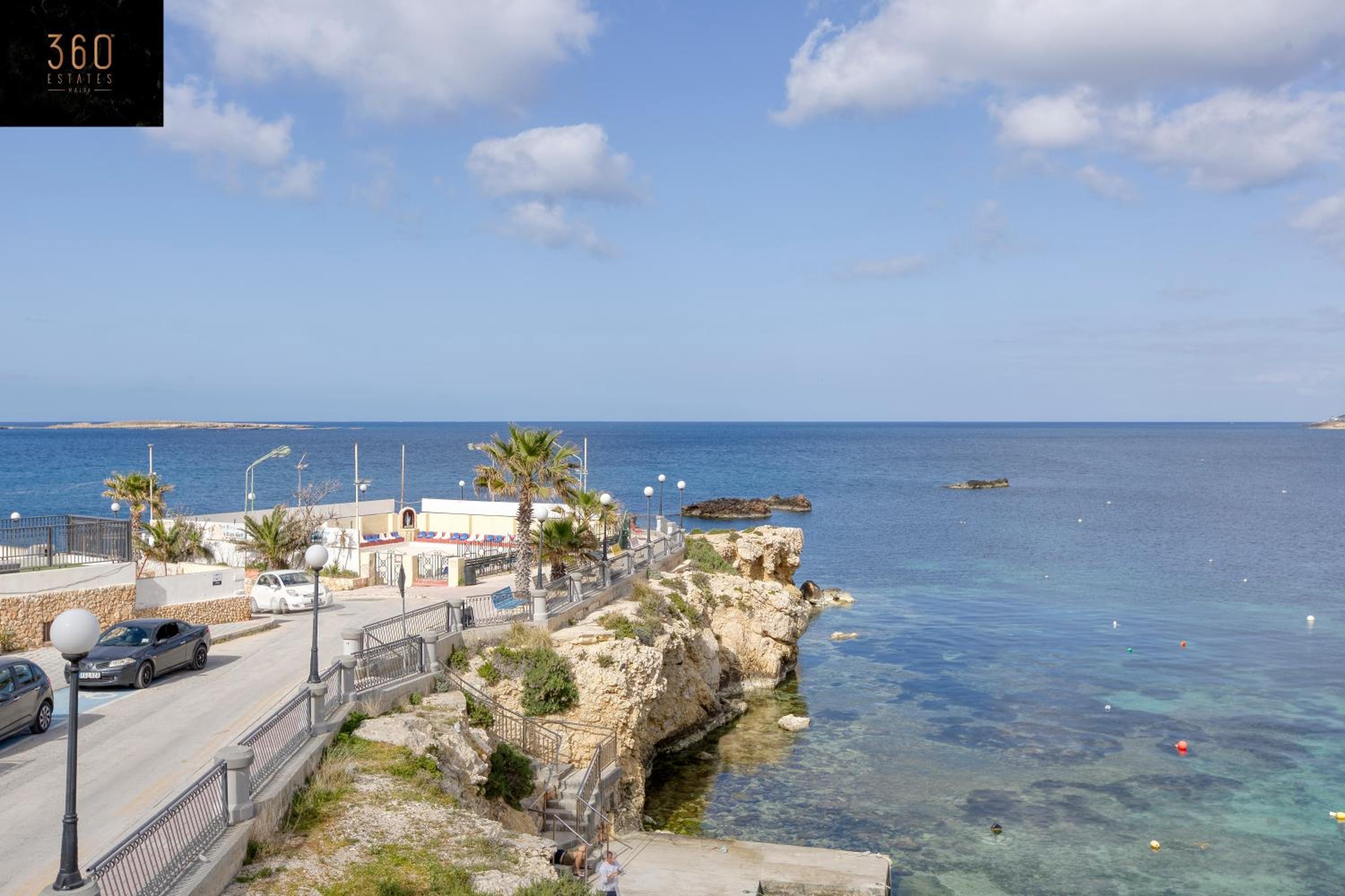 Seafront property with beautiful views & outdoor by 360 Estates photo 3