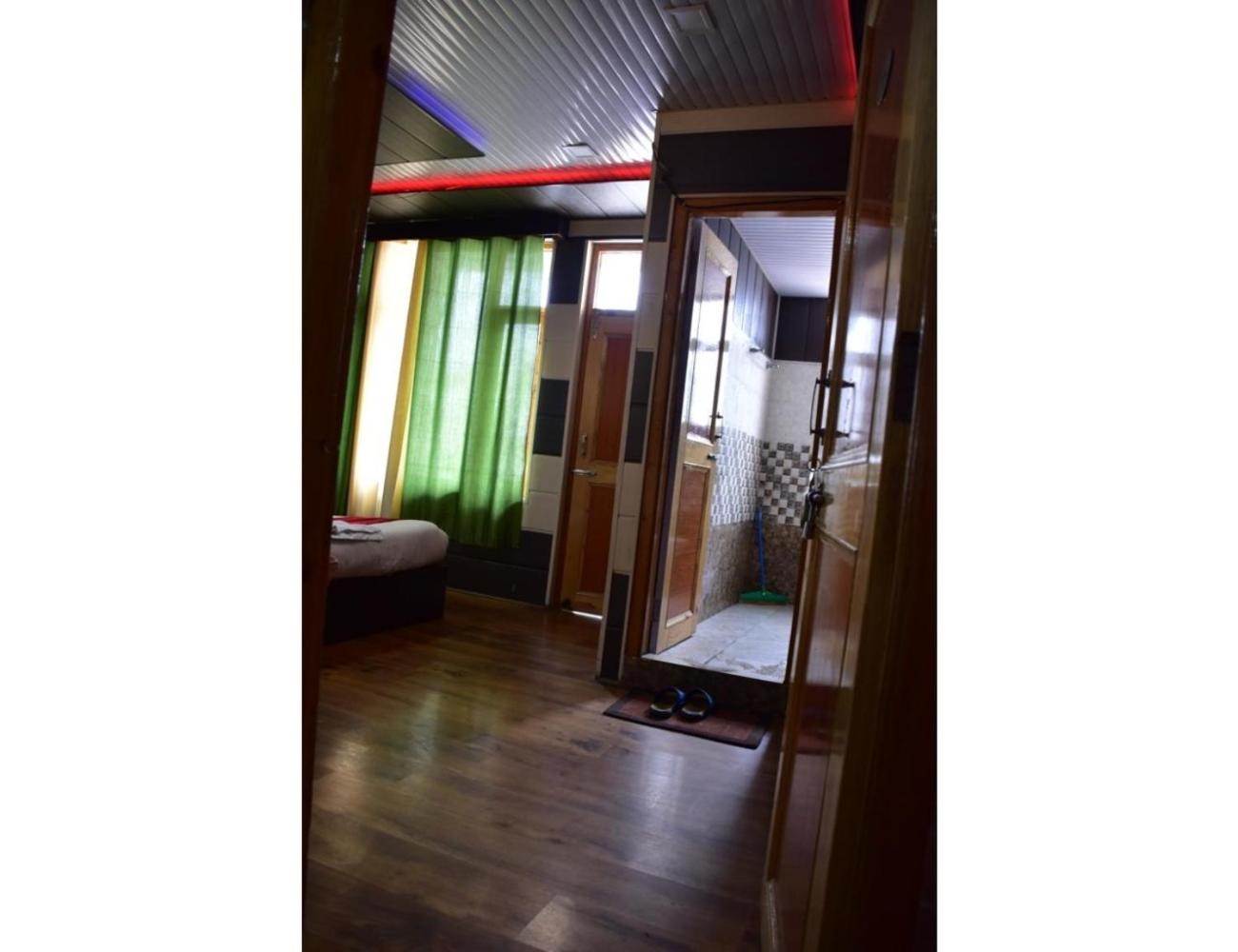 Photo 16