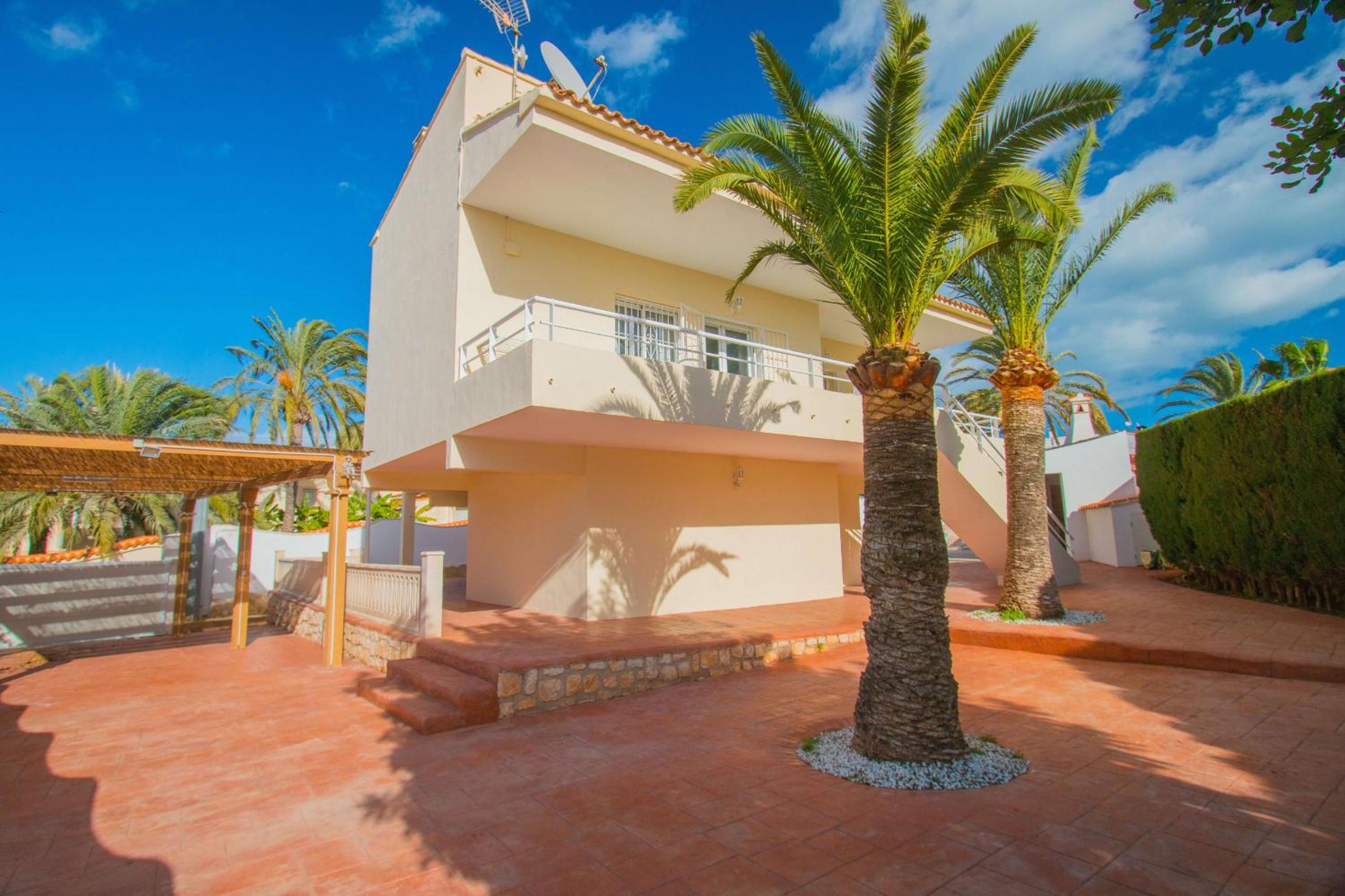 Villa Corina - Plusholidays view 3