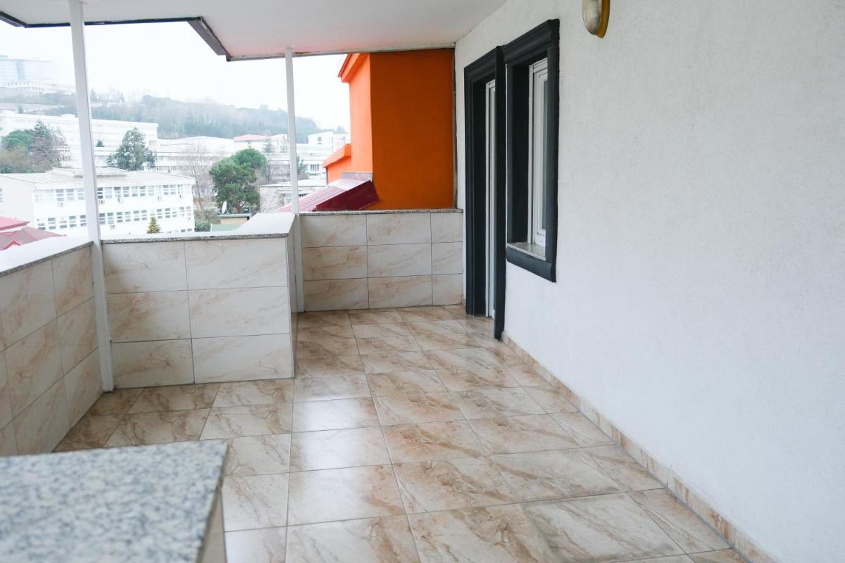 balcony