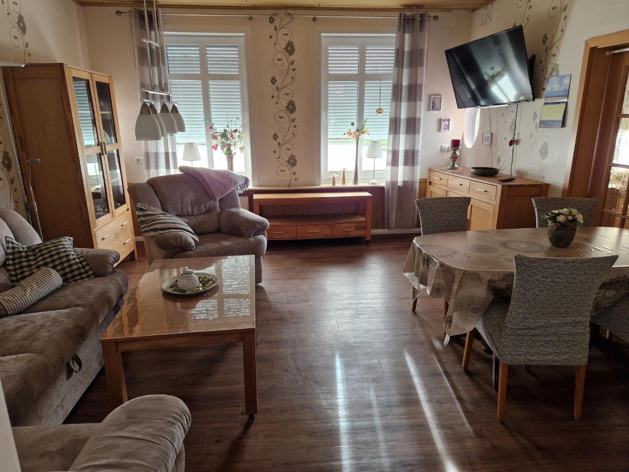 Großes Ferienhaus Nordhastedt 2- 6 Personen 16 km zur Nordsee 24 km Büsum 45km St Peter Ording