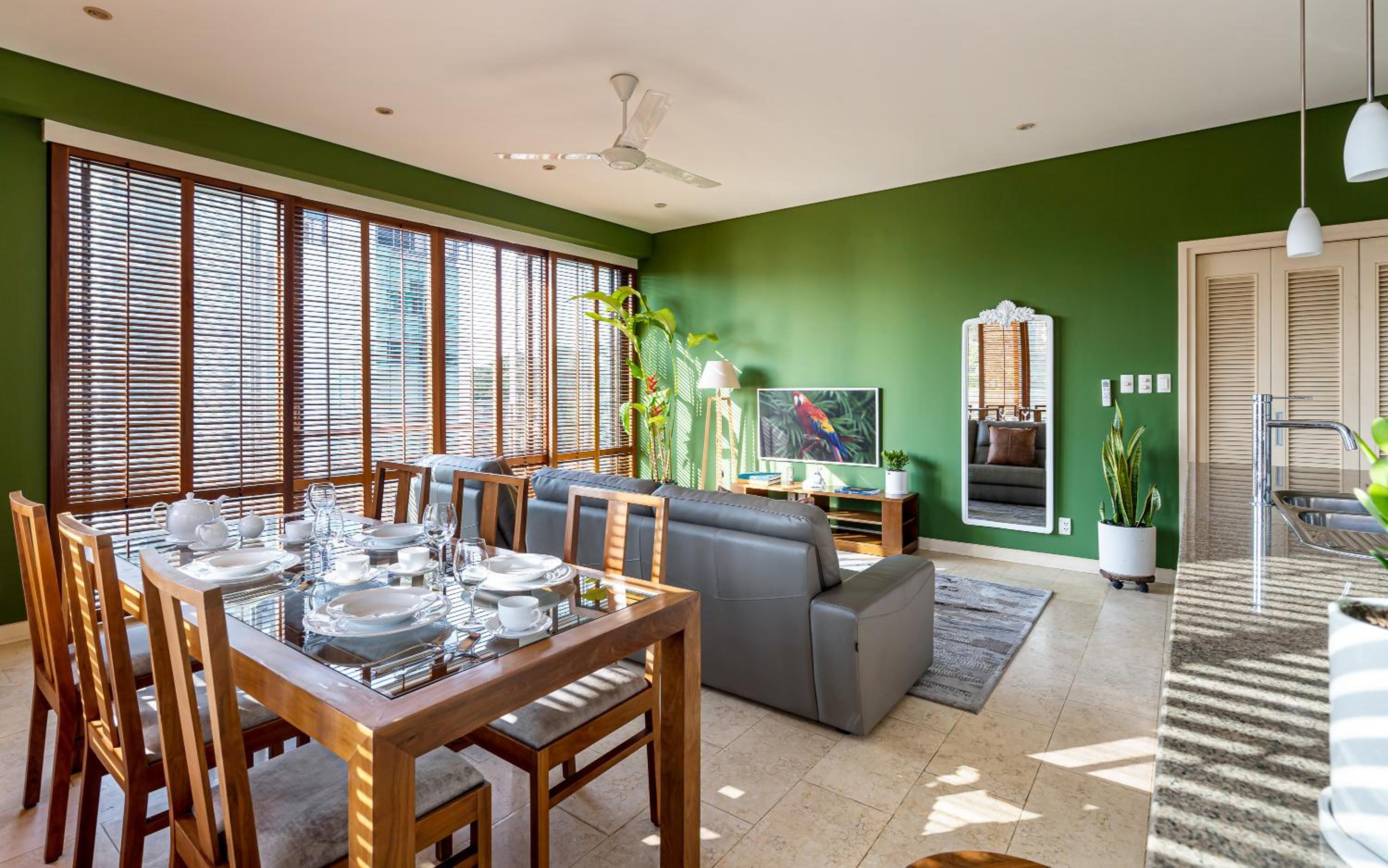 Luxury Apartments with Rooftop Pool & Gym - Avalon
