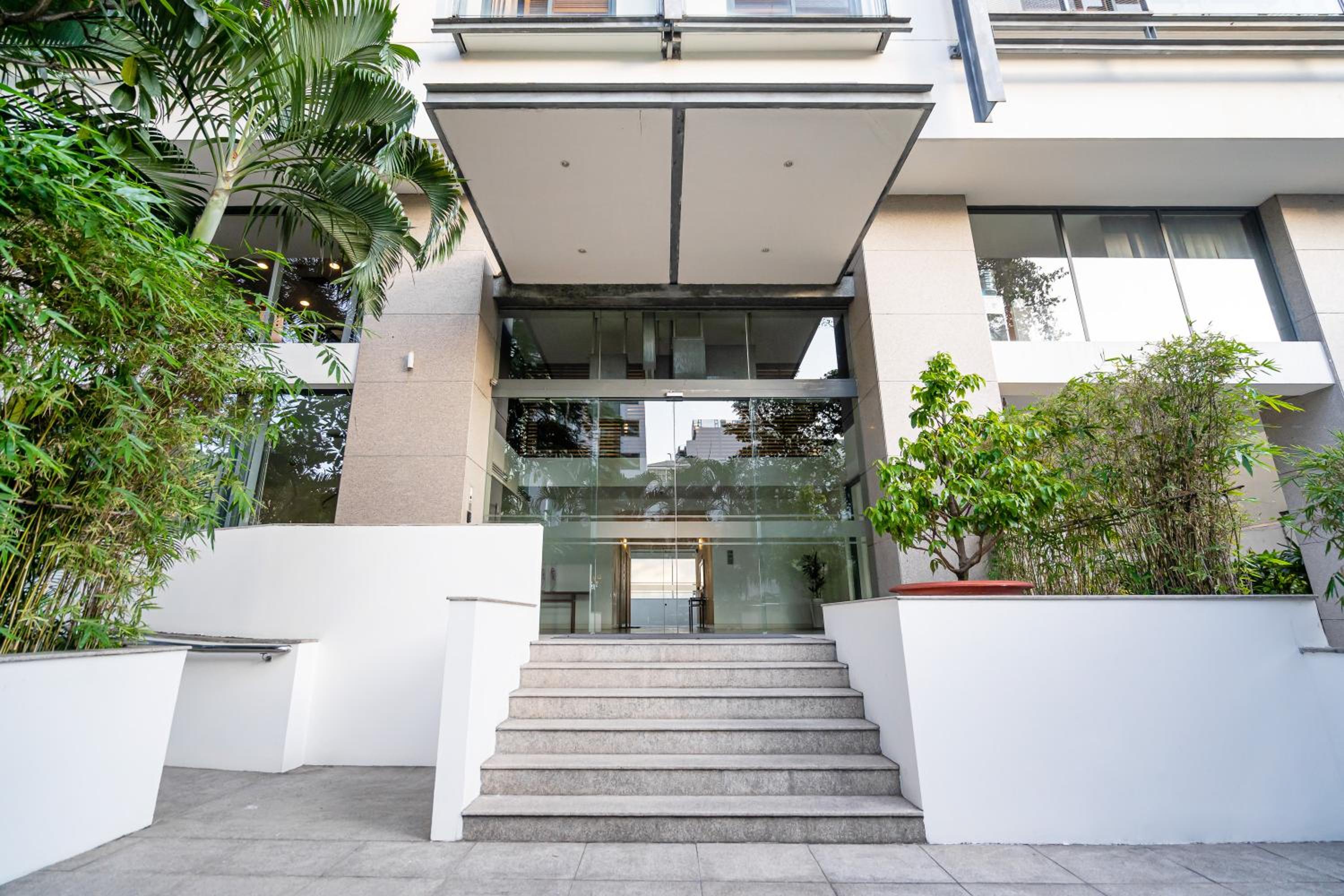 Luxury Apartments with Rooftop Pool & Gym - Avalon