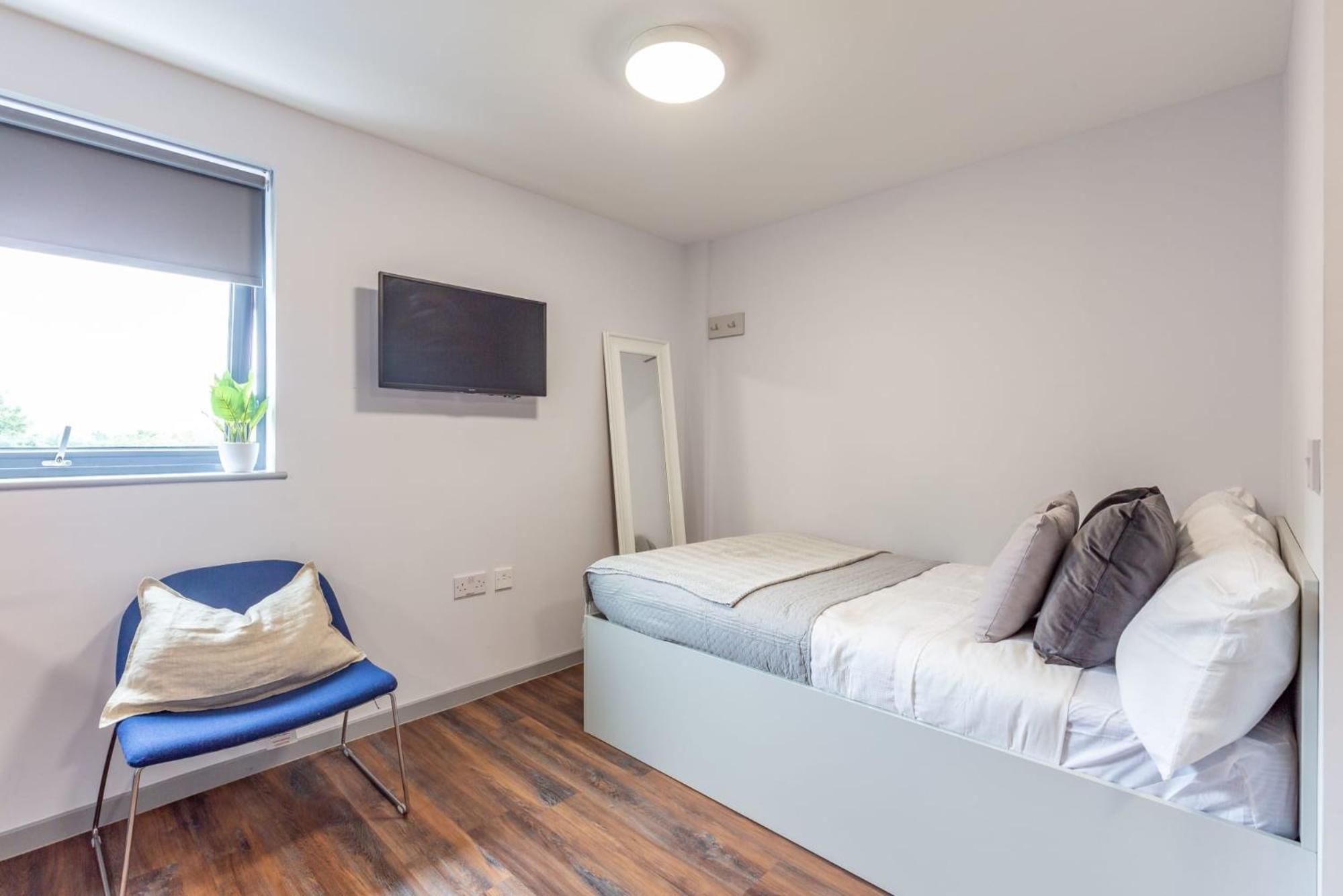 Ensuite Bedrooms with Shared Kitchen and Studios at Marshall Court in Newcastle