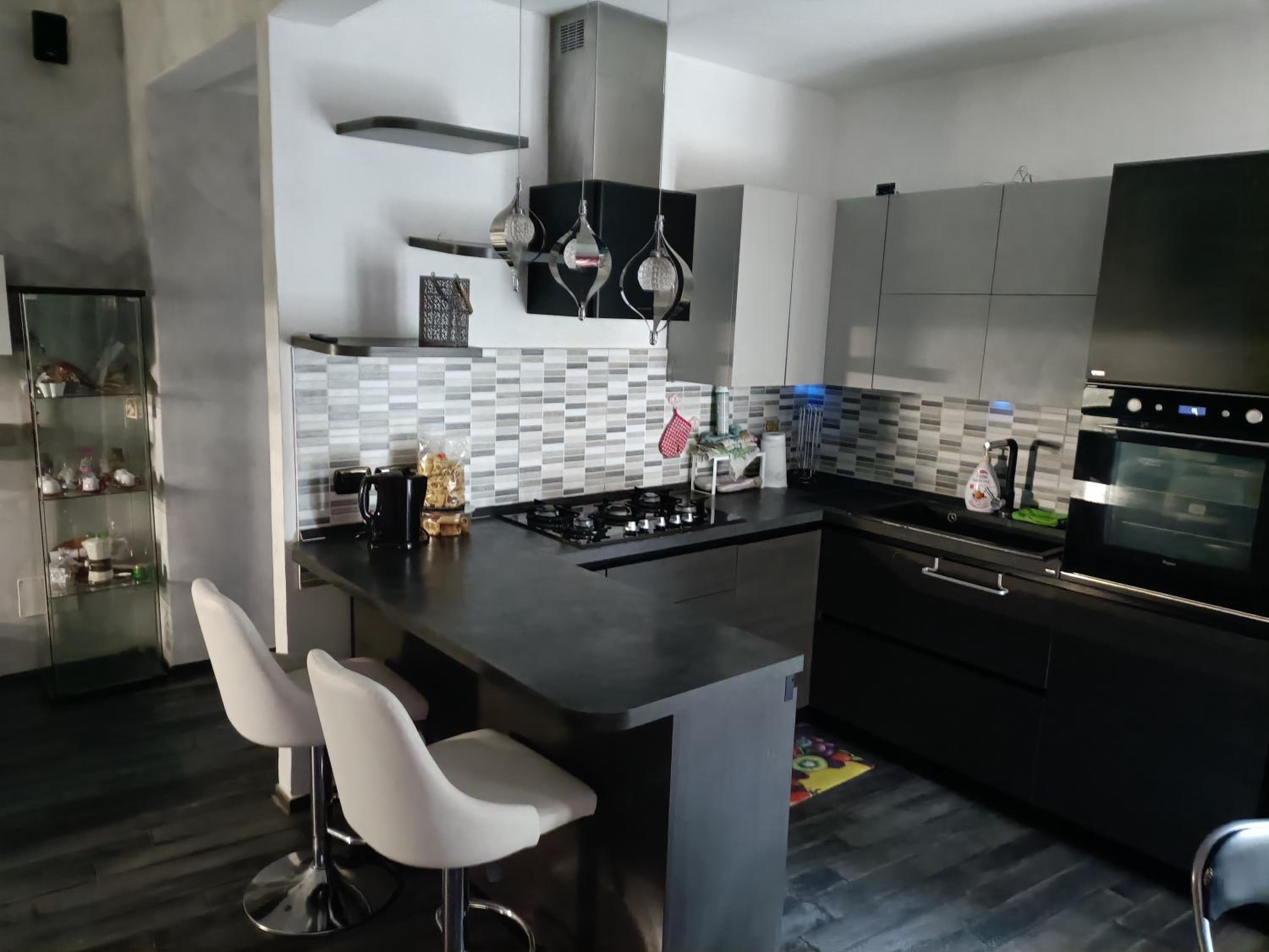 Nathan House,Teano en Rome — kitchen