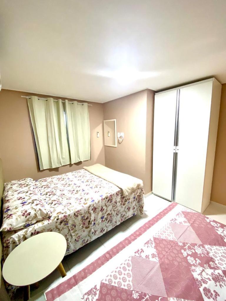 Apartamento encantador térreo em condomínio fechad