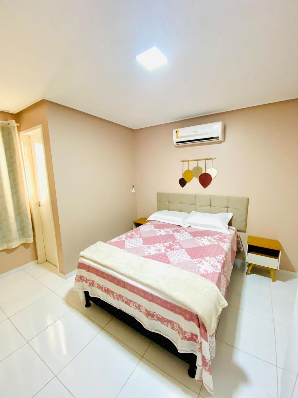 Apartamento encantador térreo em condomínio fechad