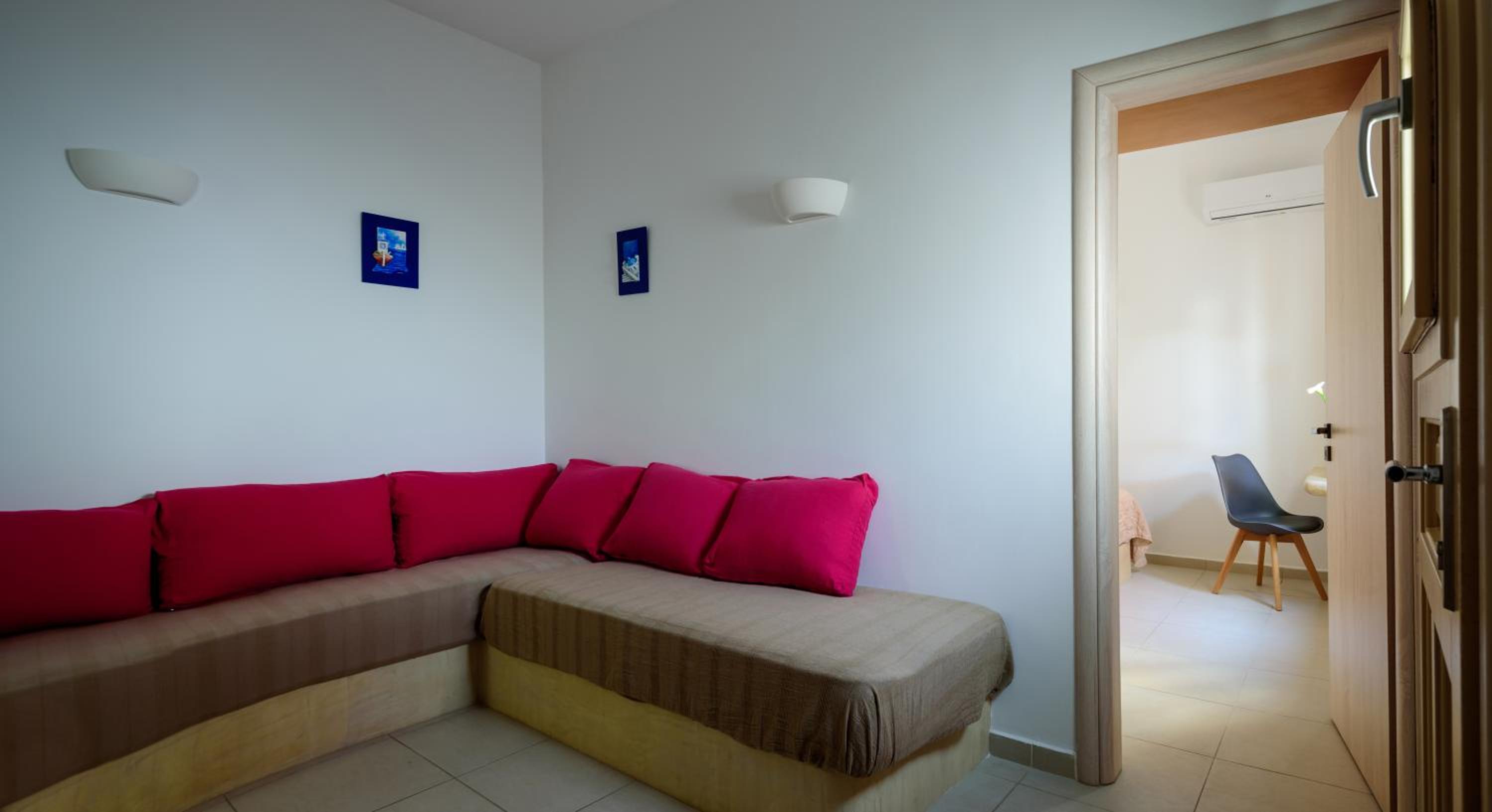 Heart of Oia - Private house with Jacuzzi photo 3