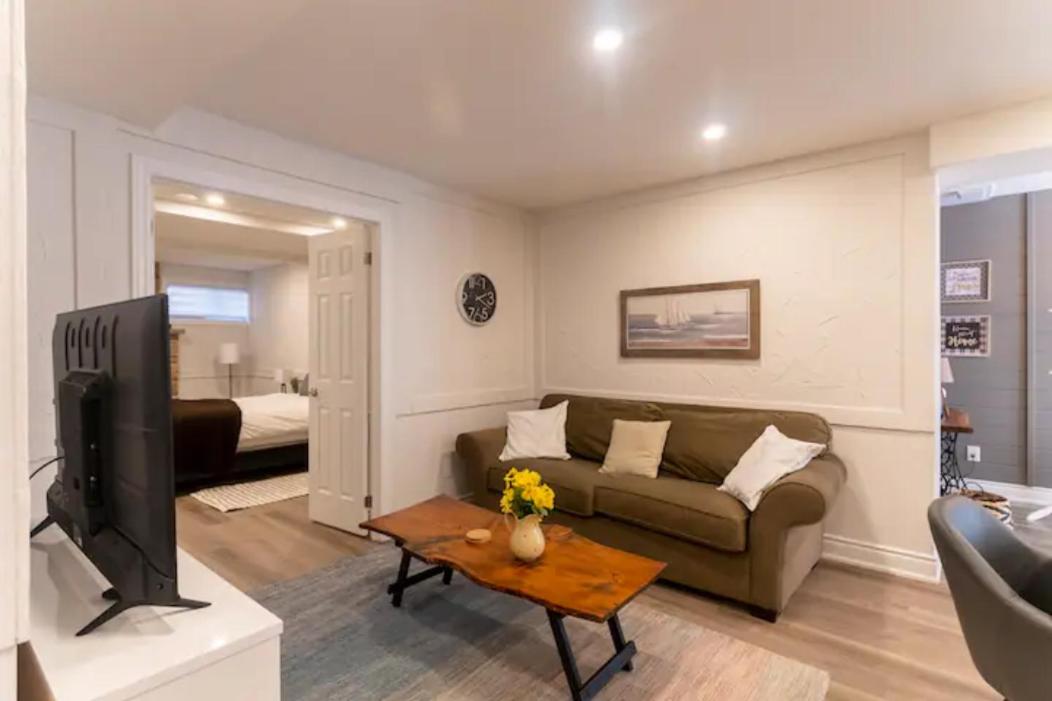 Luxurious and Spacious Apartment with 2 bedrooms and 2 Baths view 5