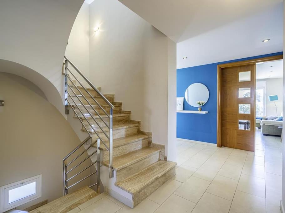 Casa familiar con piscina