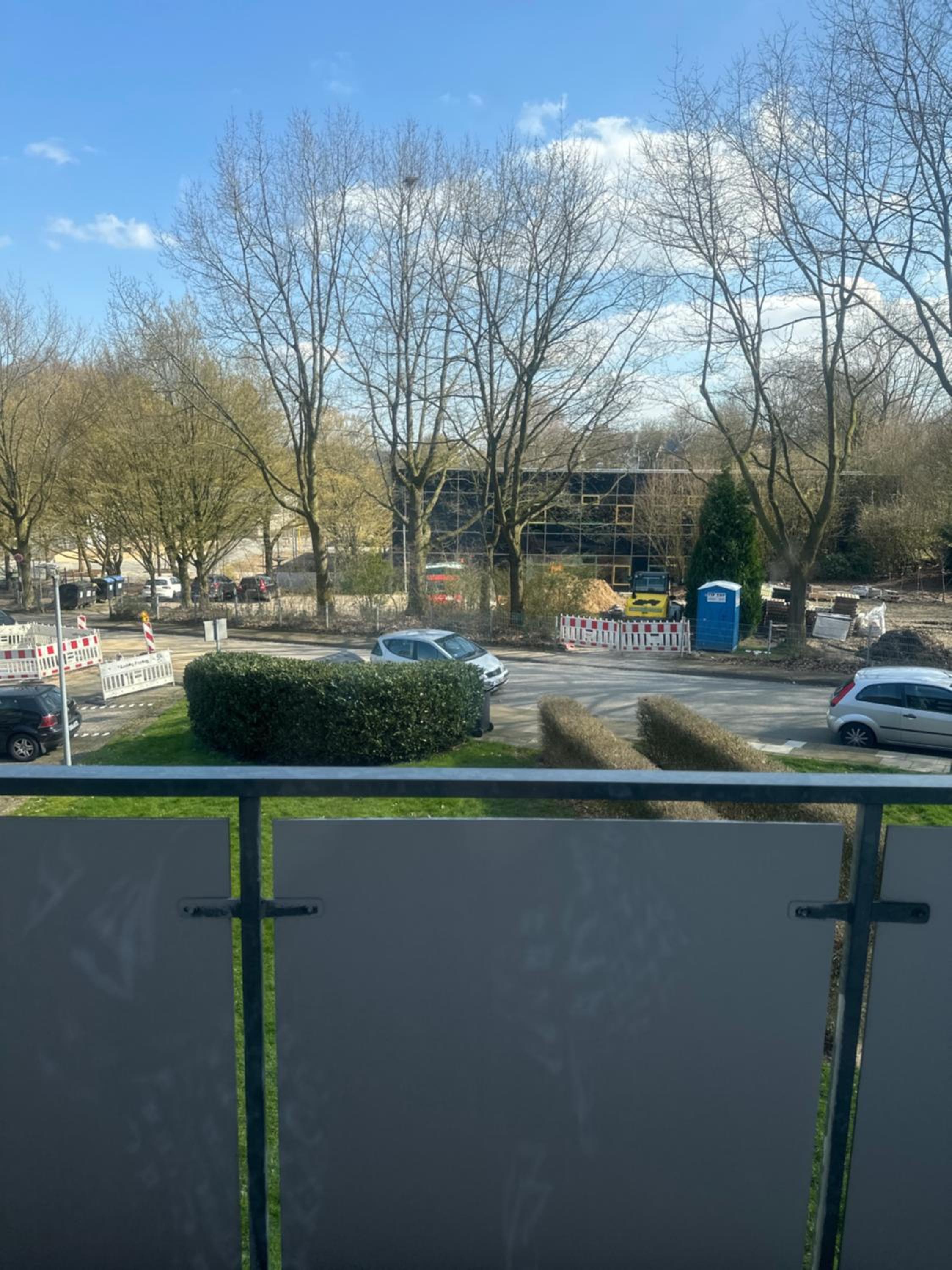 Helle mit Balkon 5 Minuten zum Pool 60q central ,otopark ,Netflix