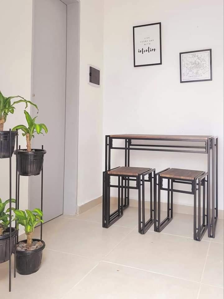 Casa Roque Funes, ubicado en Cerro de las Rosas Córdoba, Ofrece, Asador, Pileta, Cercanias, Estadio Kempes, aeropuerto Ambrosio Taravella, Orfeo Superdomo,