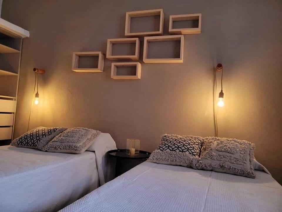 Casa Roque Funes, ubicado en Cerro de las Rosas Córdoba, Ofrece, Asador, Pileta, Cercanias, Estadio Kempes, aeropuerto Ambrosio Taravella, Orfeo Superdomo,
