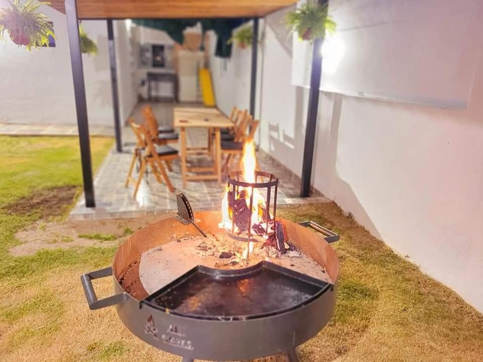 Casa Roque Funes, ubicado en Cerro de las Rosas Córdoba, Ofrece, Asador, Pileta, Cercanias, Estadio Kempes, aeropuerto Ambrosio Taravella, Orfeo Superdomo,