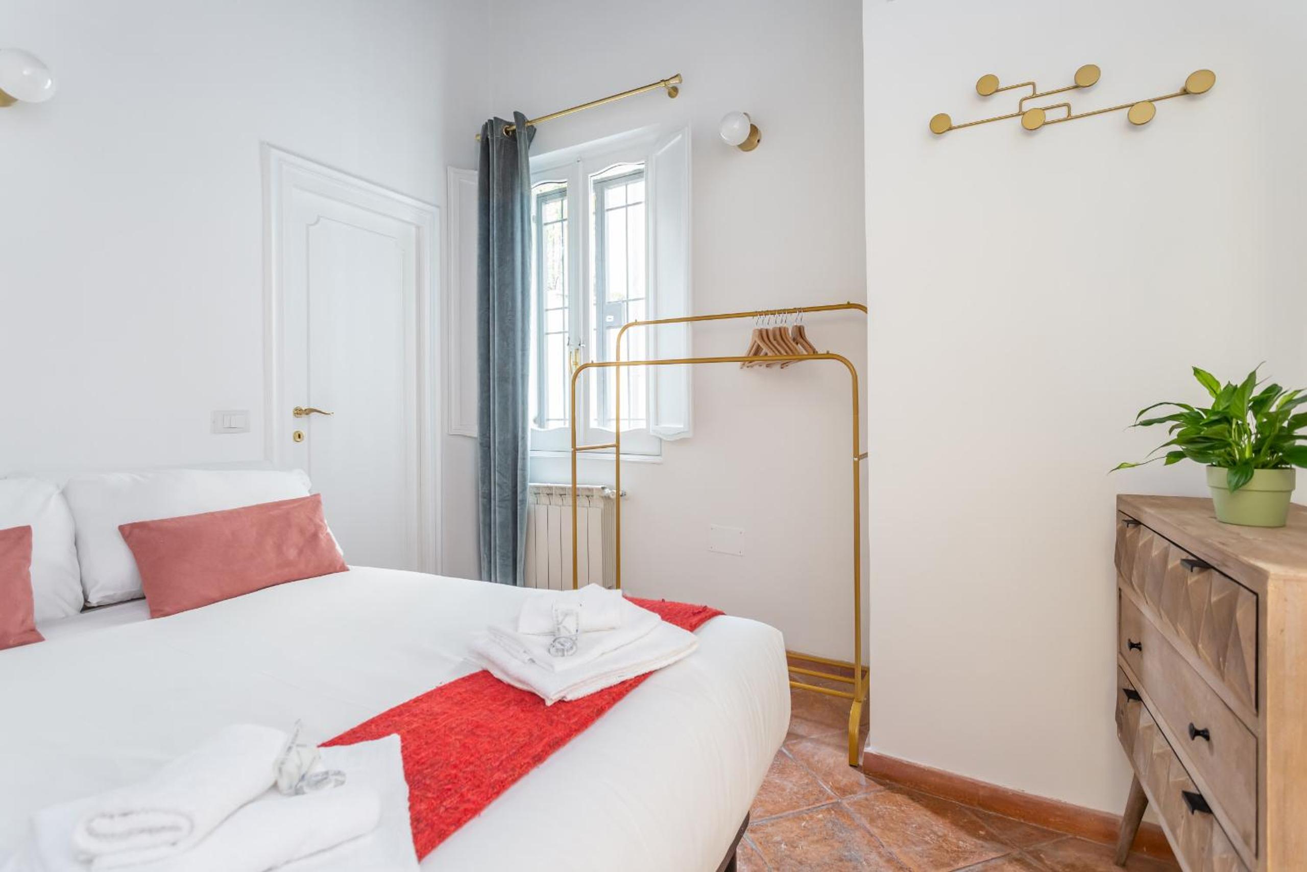 Barberini 3 BDR Apartment