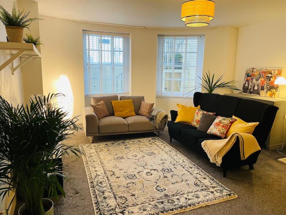 Seafront Basement Family Flat