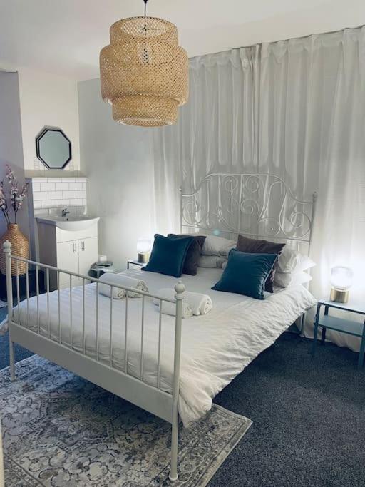 Seafront Basement Family Flat