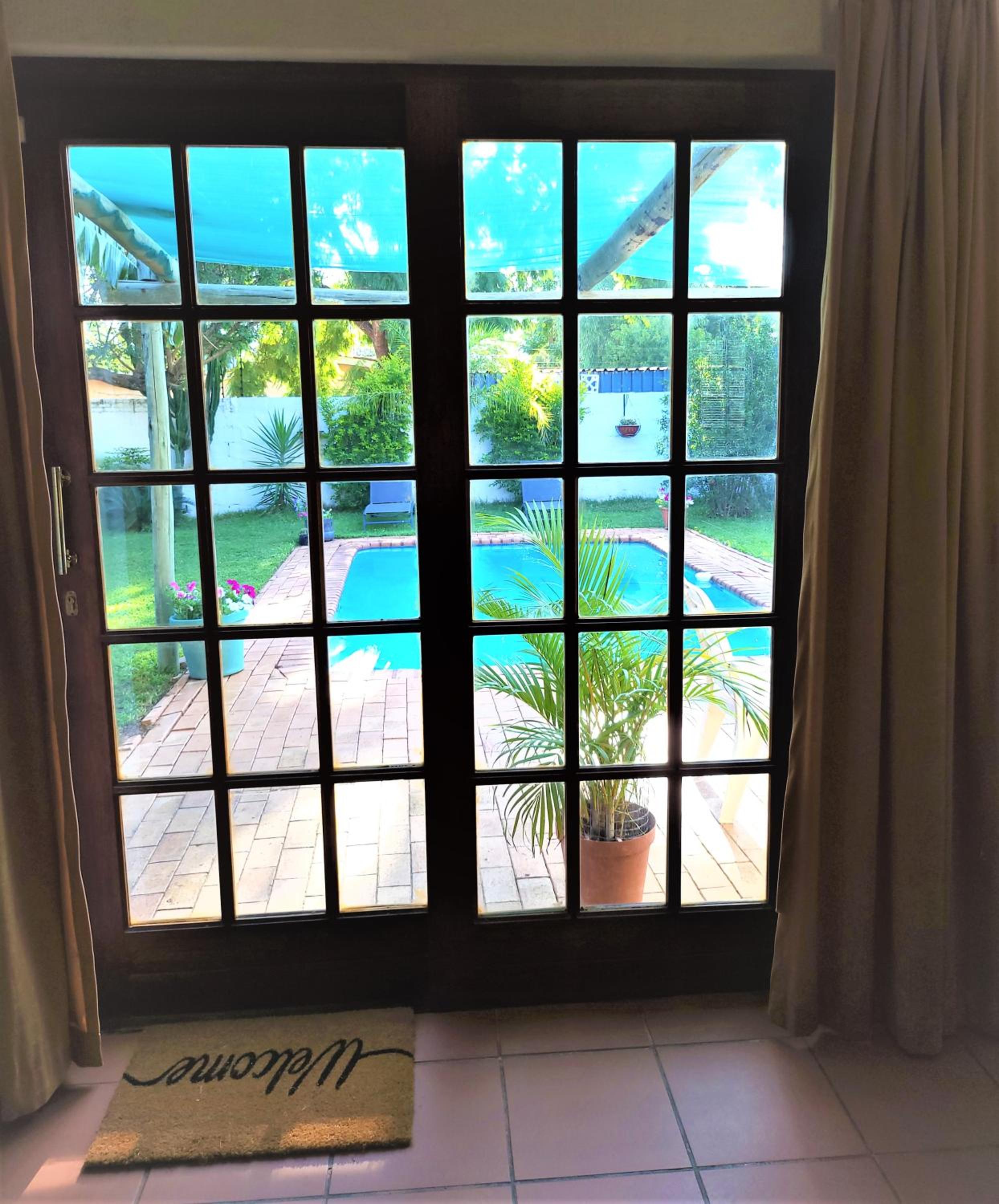 Guesthouse Private Room with Garden and Pool