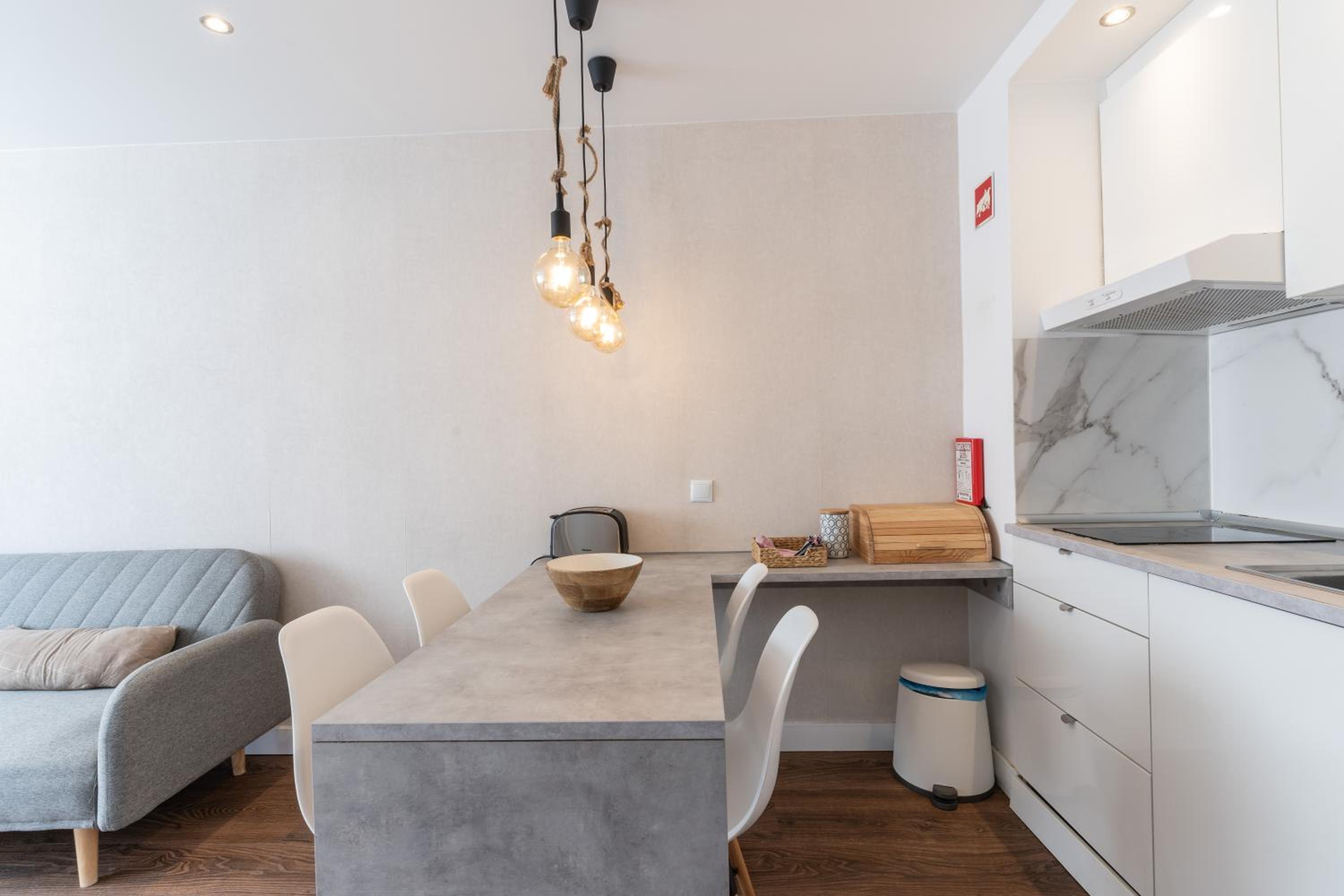 Old Town Apartment 5min to the beach view 3