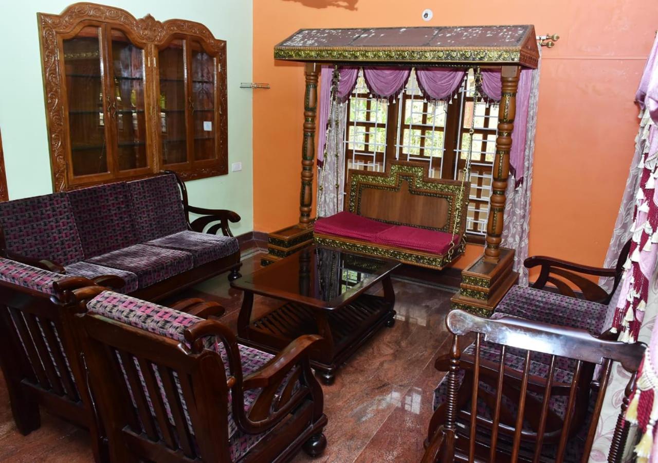Kaveri Homestay