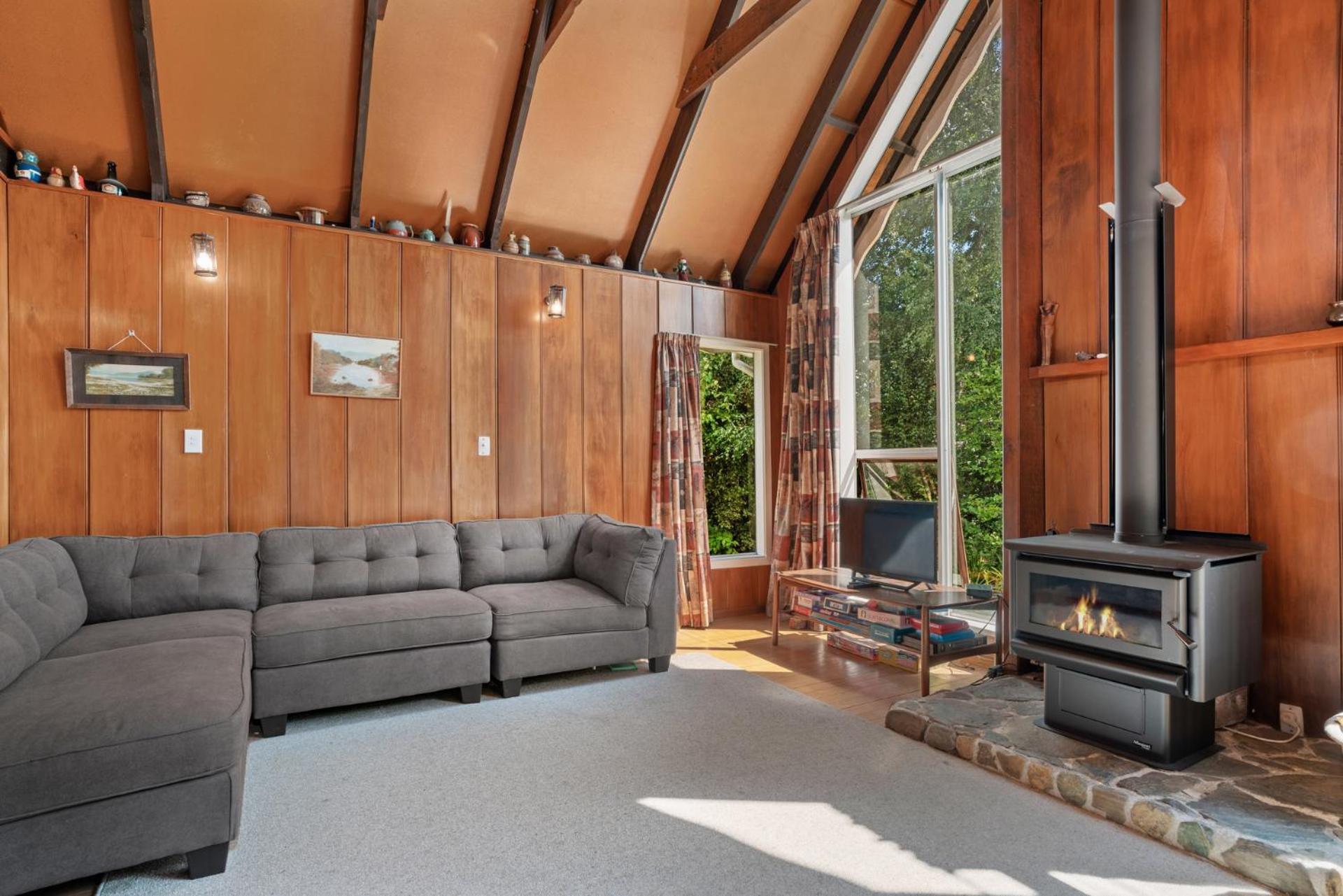 Bremner Lodge - Wanaka Holiday Home view 3