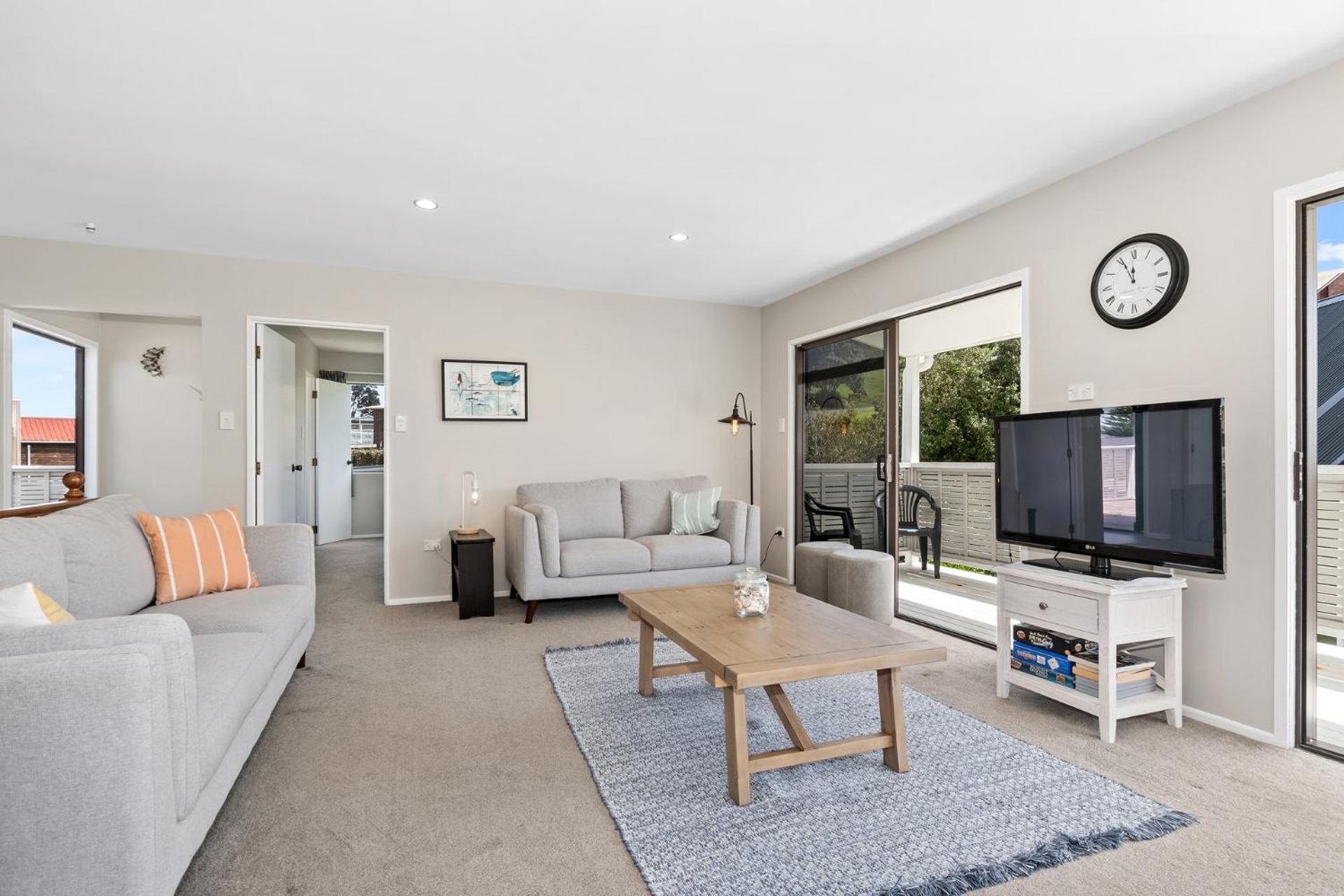 Retreat at Tapeka Point - Russell Holiday Home view 2