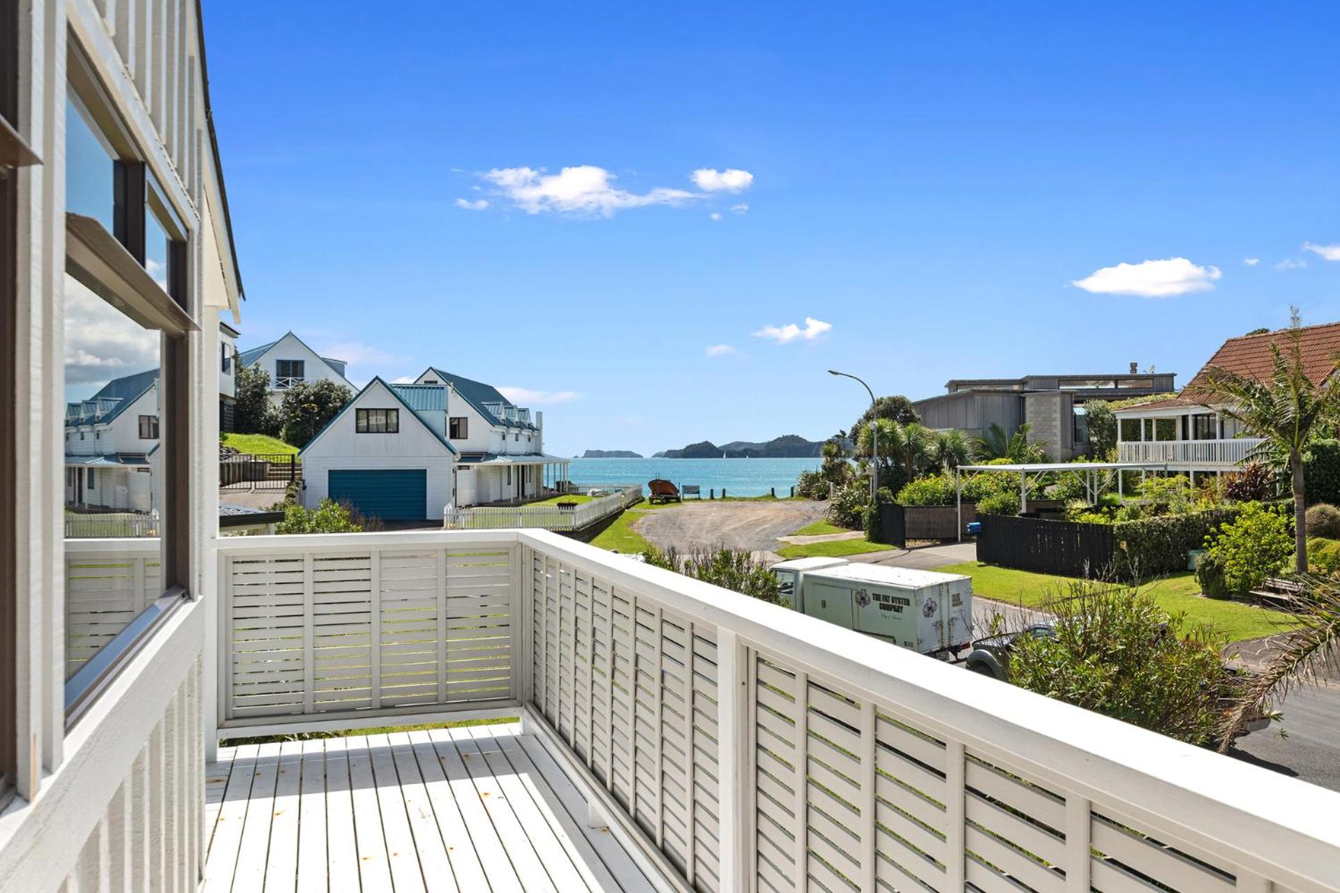 Retreat at Tapeka Point - Russell Holiday Home view 4