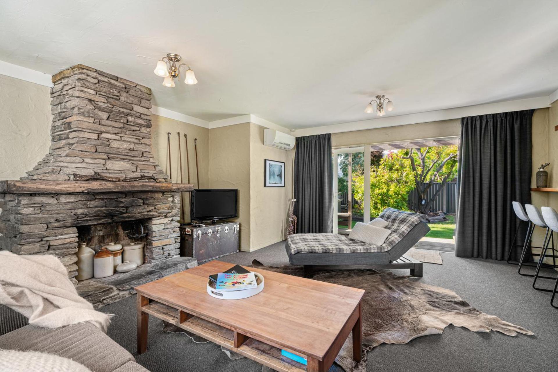 Kent Cottage - Arrowtown Holiday Home view 2