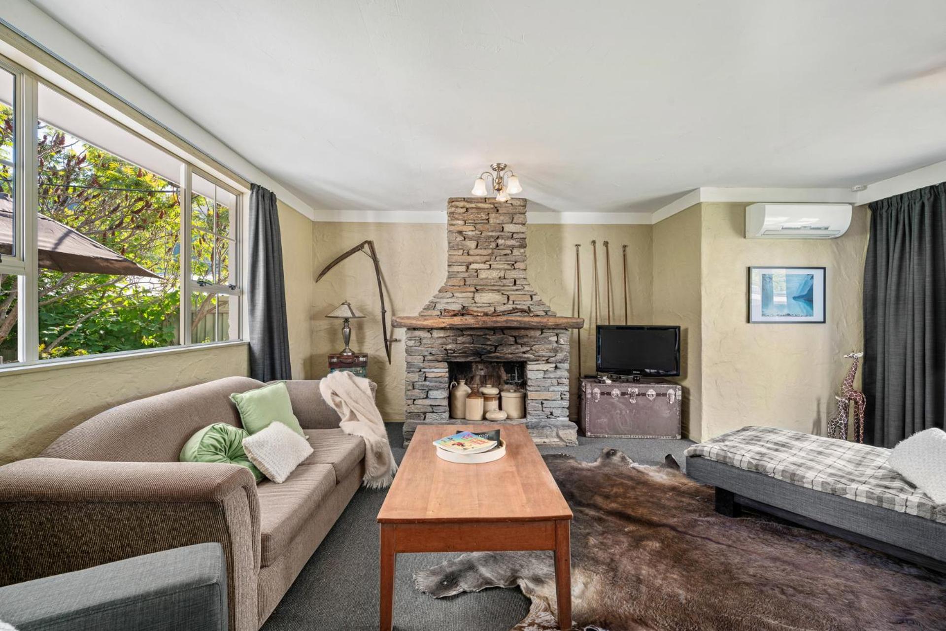 Kent Cottage - Arrowtown Holiday Home view 3