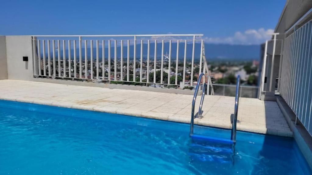Cómodo apt 2DR con hermosas vistas!