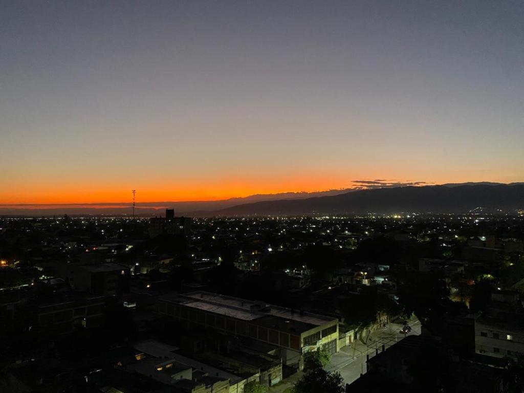 Cómodo apt 2DR con hermosas vistas!