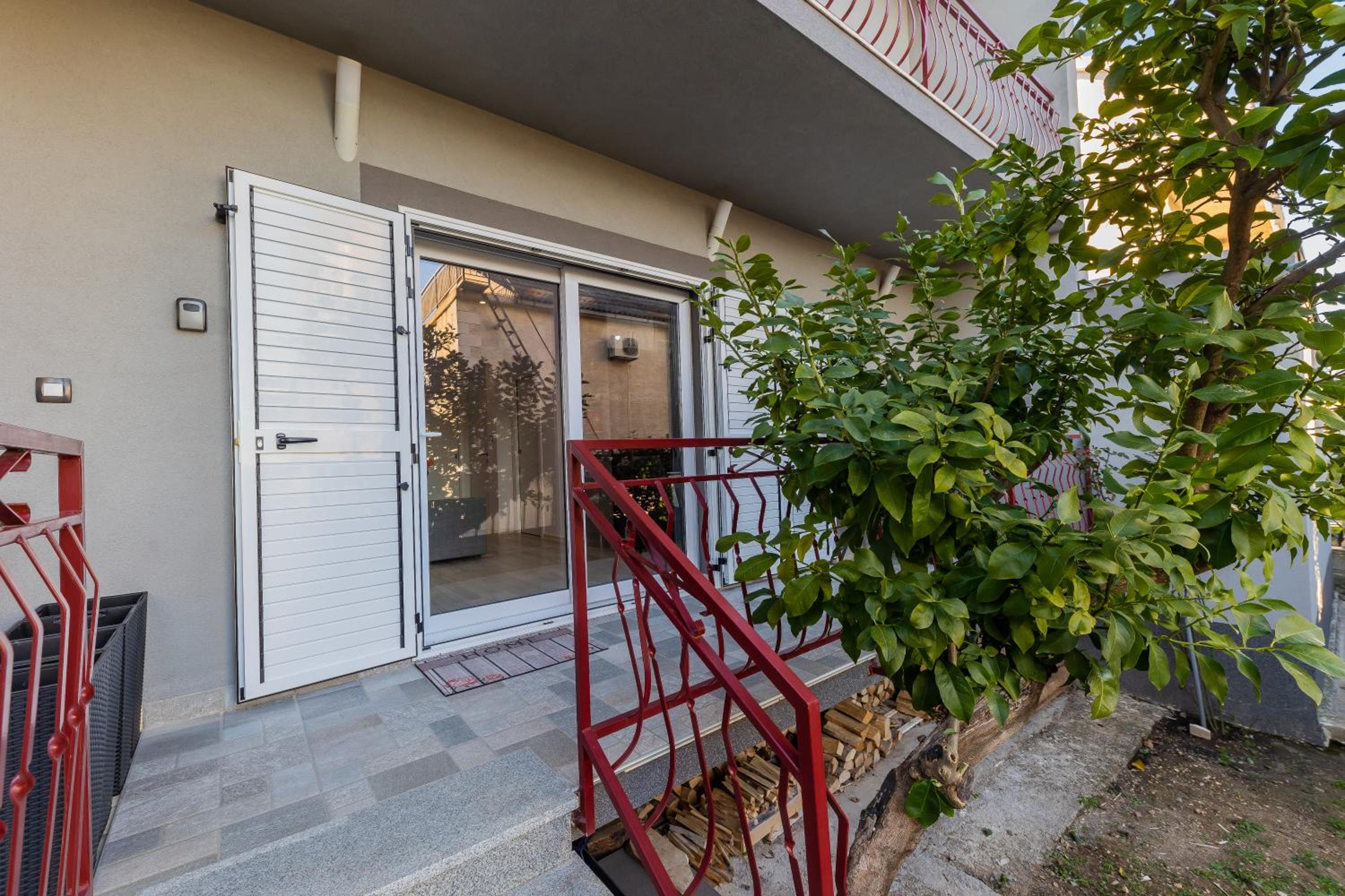 Quiet comfortable apartment Quo Vadis view 4