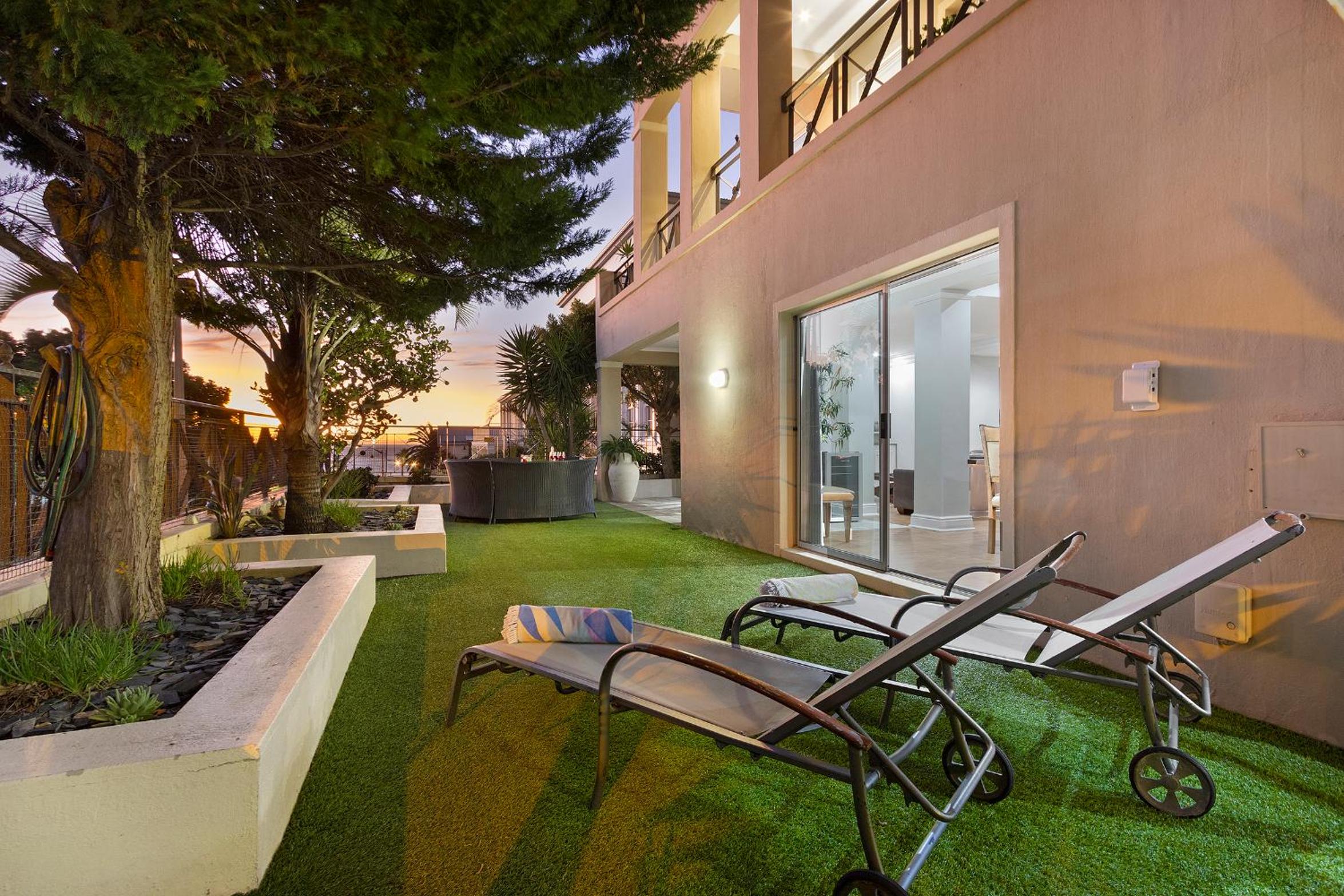 Beachside Villa - Camps Bay view 5