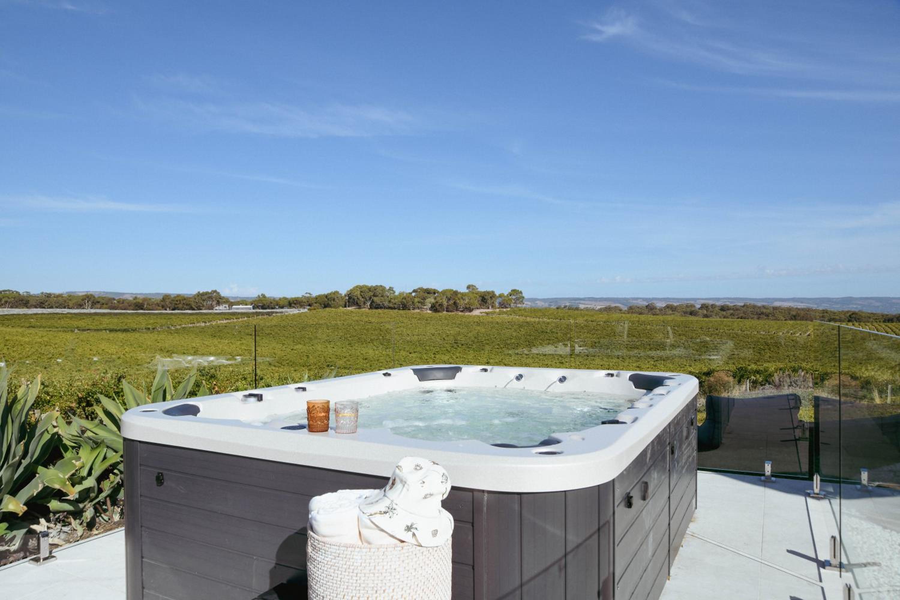 Miravino – breathtaking vineyard views