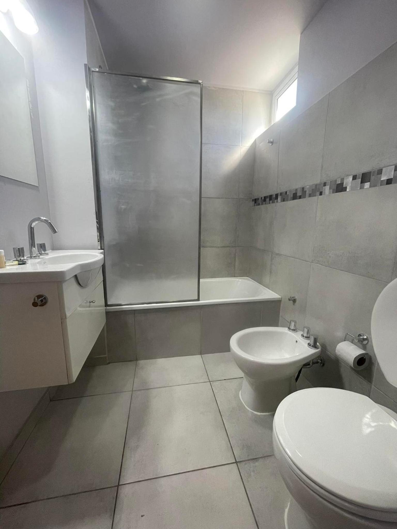 Departamento por día para 4 personas con cochera cubierta en Bahía Blanca