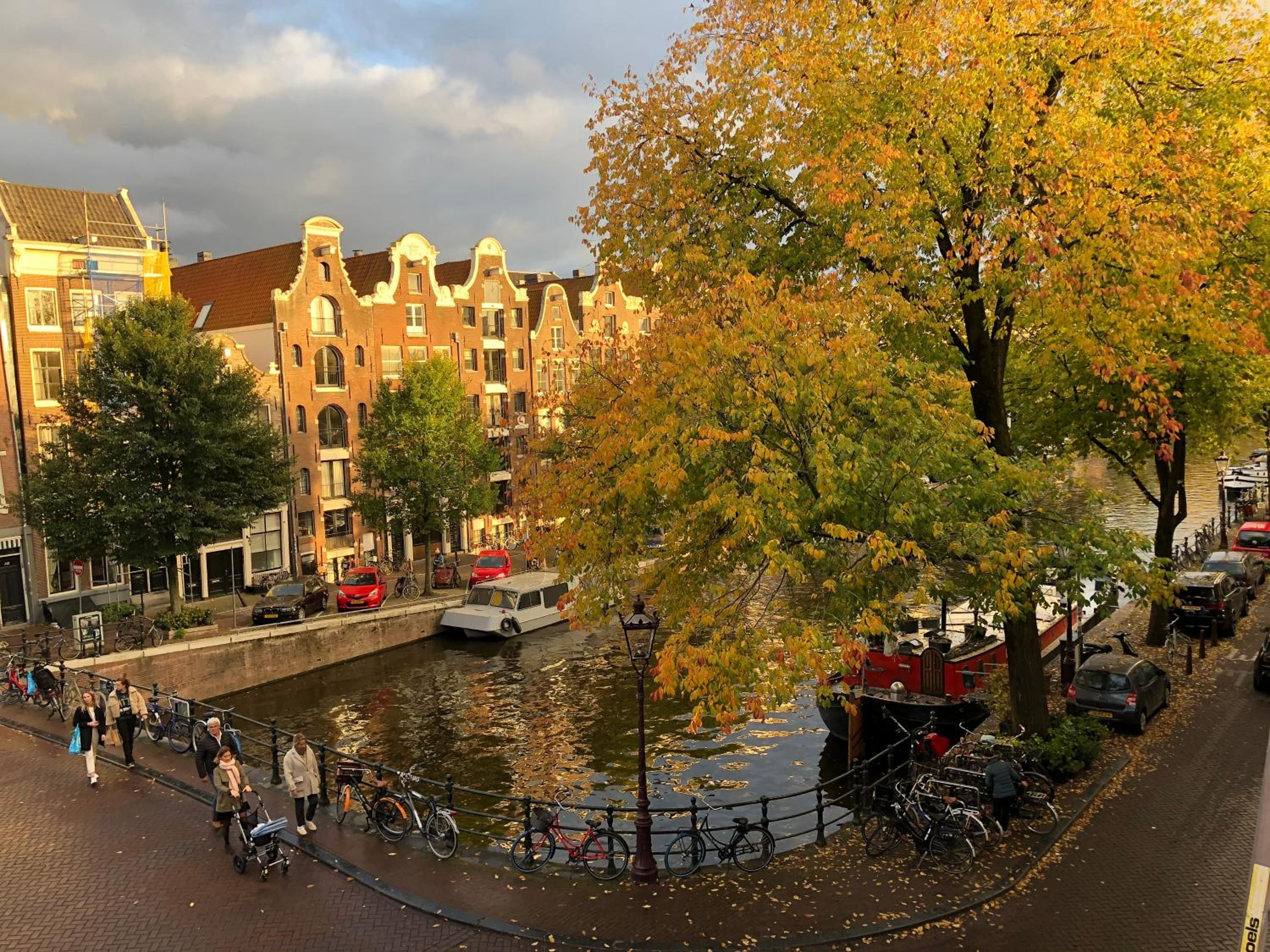 Décor Canal House