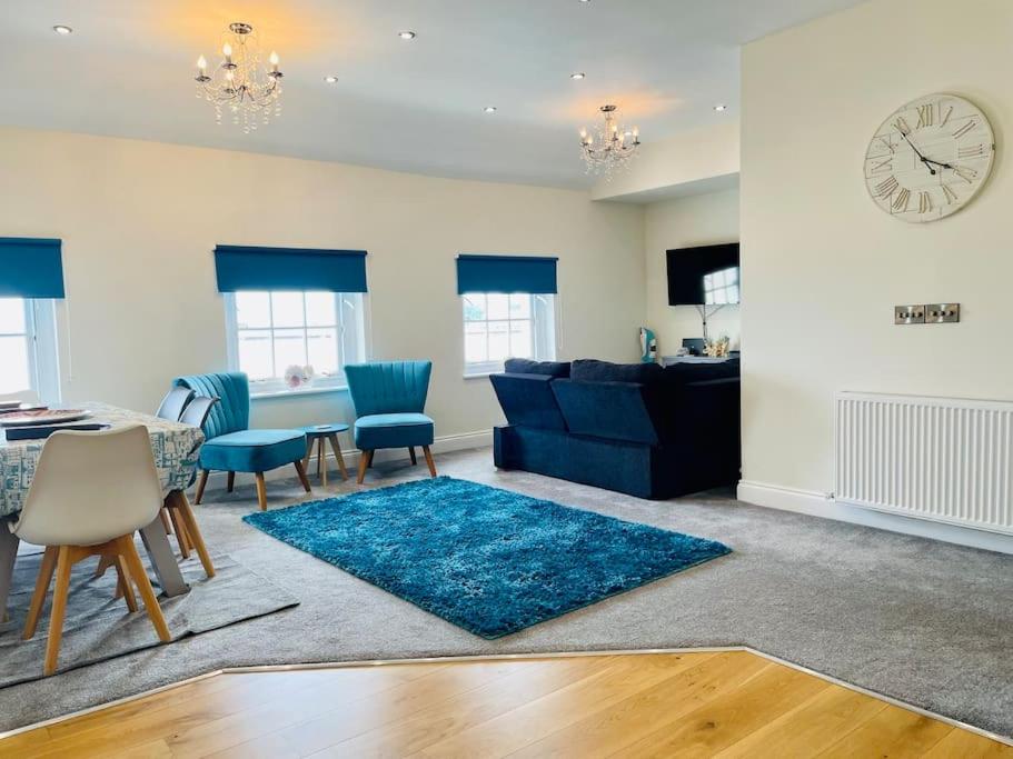 Sandpearl Beachfront Apartment