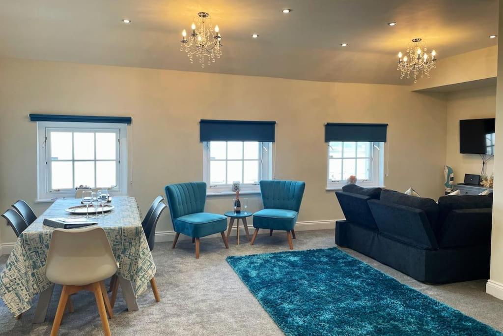 Sandpearl Beachfront Apartment