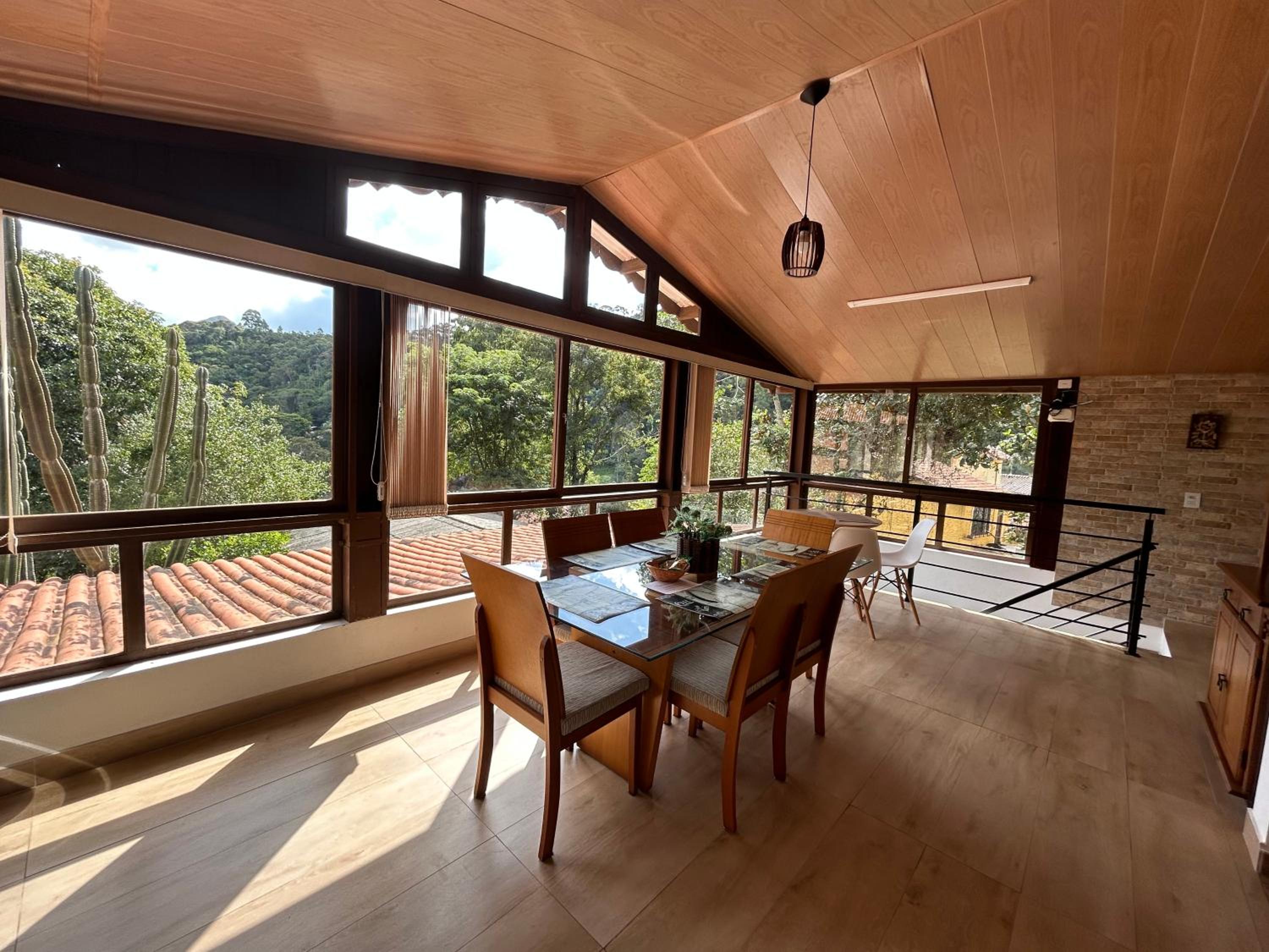 Confortável Chalet na Serra proximo ao Centro