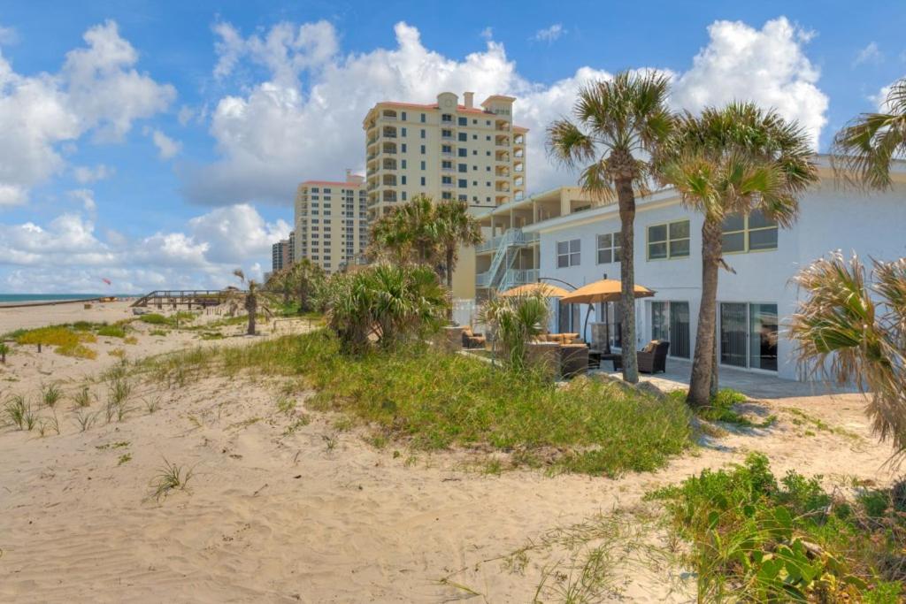 Shore To Please Beach Oceanfront Patio Pet Friendly view 3