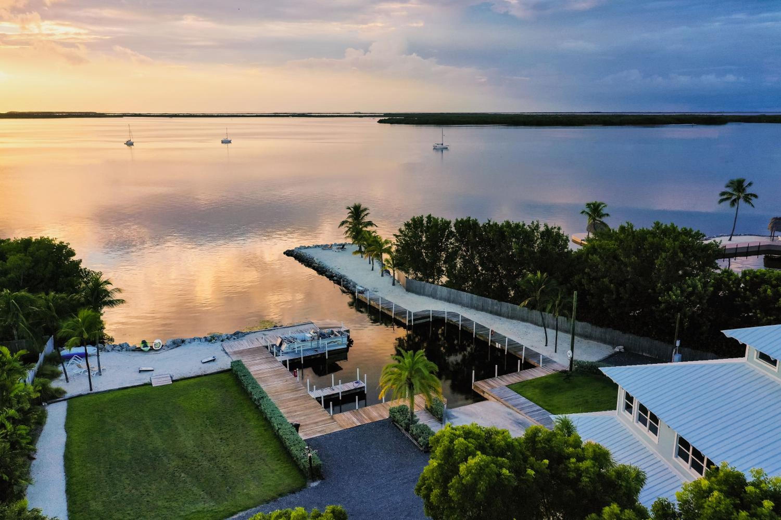 Dolphin Point Villas