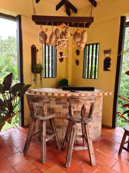 ANAPOIMA Villa Capri